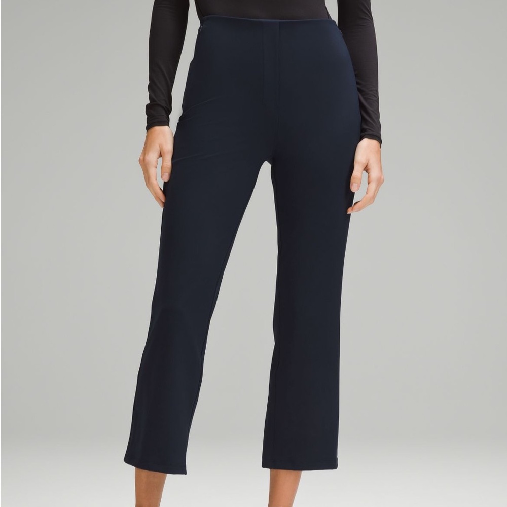 NWT- Lululemon smooth fit pull-on hi-rise cropped pant